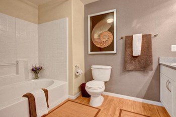 Rivers Edge Bathroom