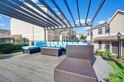 Summit Pointe Outdoor Seating