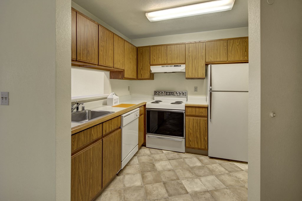 Susitna Ridge Apartments - Kitchen