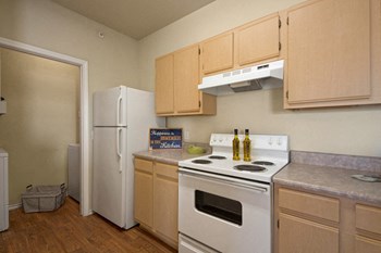 Full Appliance Package with in-unit Washer/Dryer Woodland Park Kitchen 2 - Photo Gallery 2
