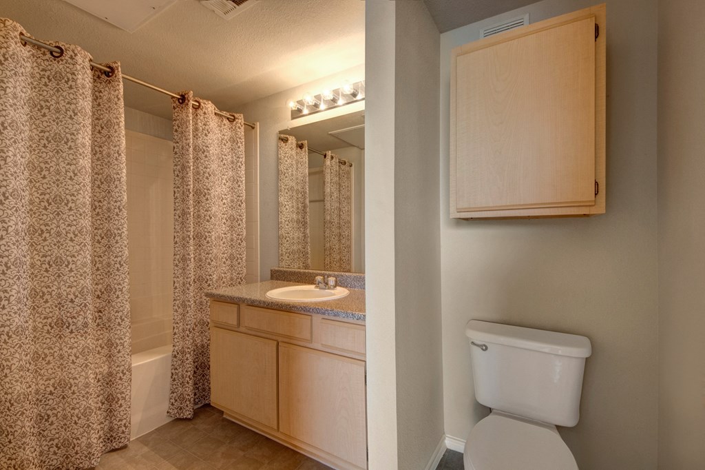 Woodland Park Bathroom