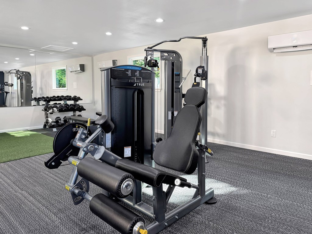 Strength training and cable machines in Station 121 gym