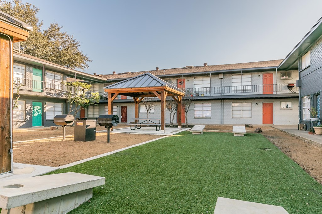 Cornhole and pavilion at Chapel Creek Dallas