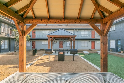 Community pavilion and outdoor seating at Chapel Creek Dallas