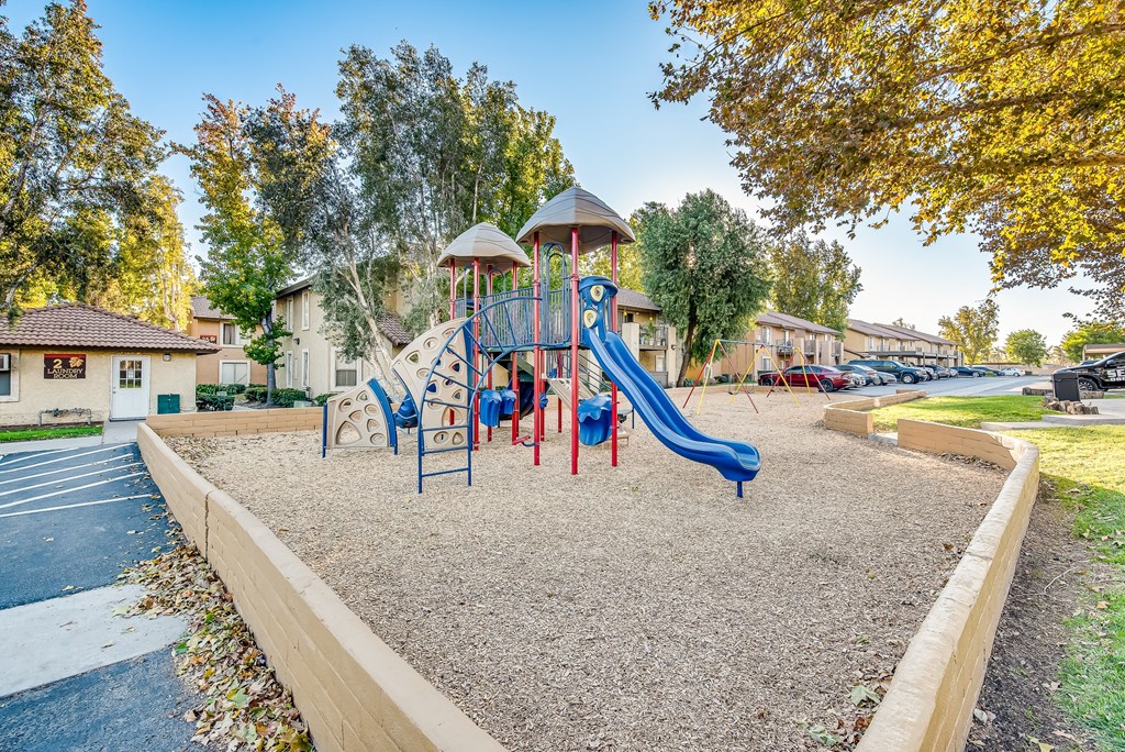 the reserve at bucklin hill playground