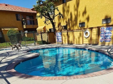 16982 San Bernardino 1-2 Beds Apartment for Rent