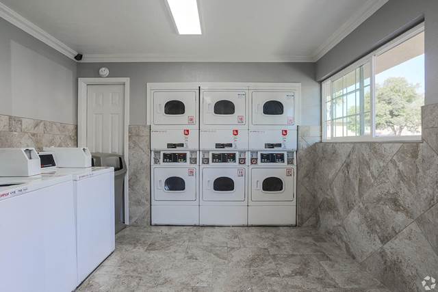 1-bedroom apartment at Sunset Creek Apartments in Fairfield, CA