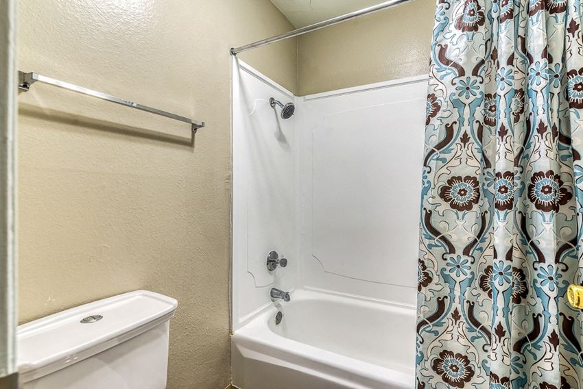 1539 W 7th St Studio-2 Beds Apartment for Rent - Photo Gallery