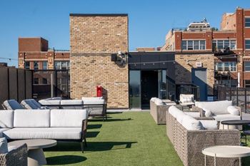 The Duncan Apartments in West Loop at 1515 W Monroe St