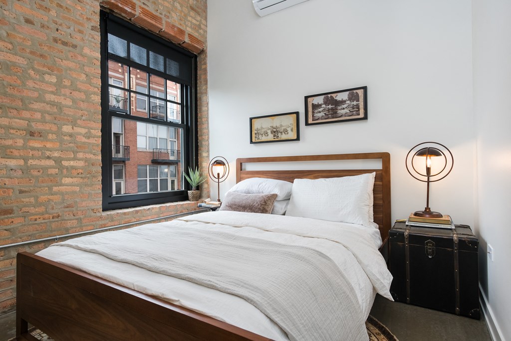 The Duncan spacious bedroom with queen size bed