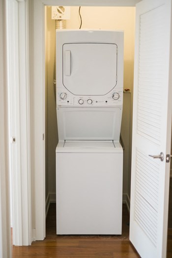 The-Winnie_Apartments-in-Uptown-Chicago_4750-N-Winthrop-ave-gallery-26.jpg - Photo Gallery 5