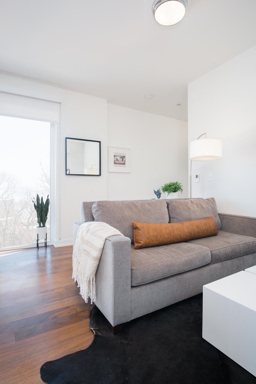 The Winnie Apartments in Uptown, Chicago at 4740 N Winthrop Ave