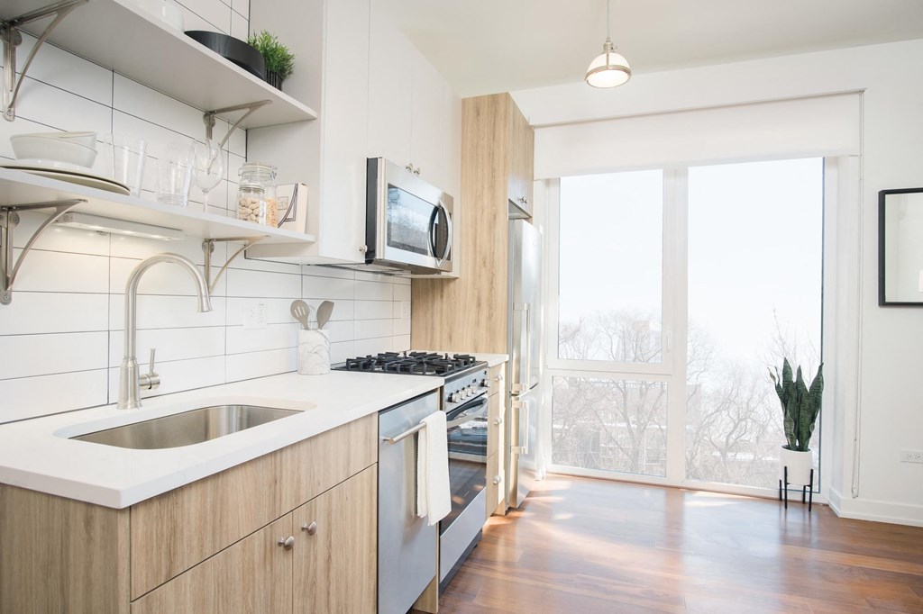 The Winnie Apartments in Uptown, Chicago at 4740 N Winthrop Ave