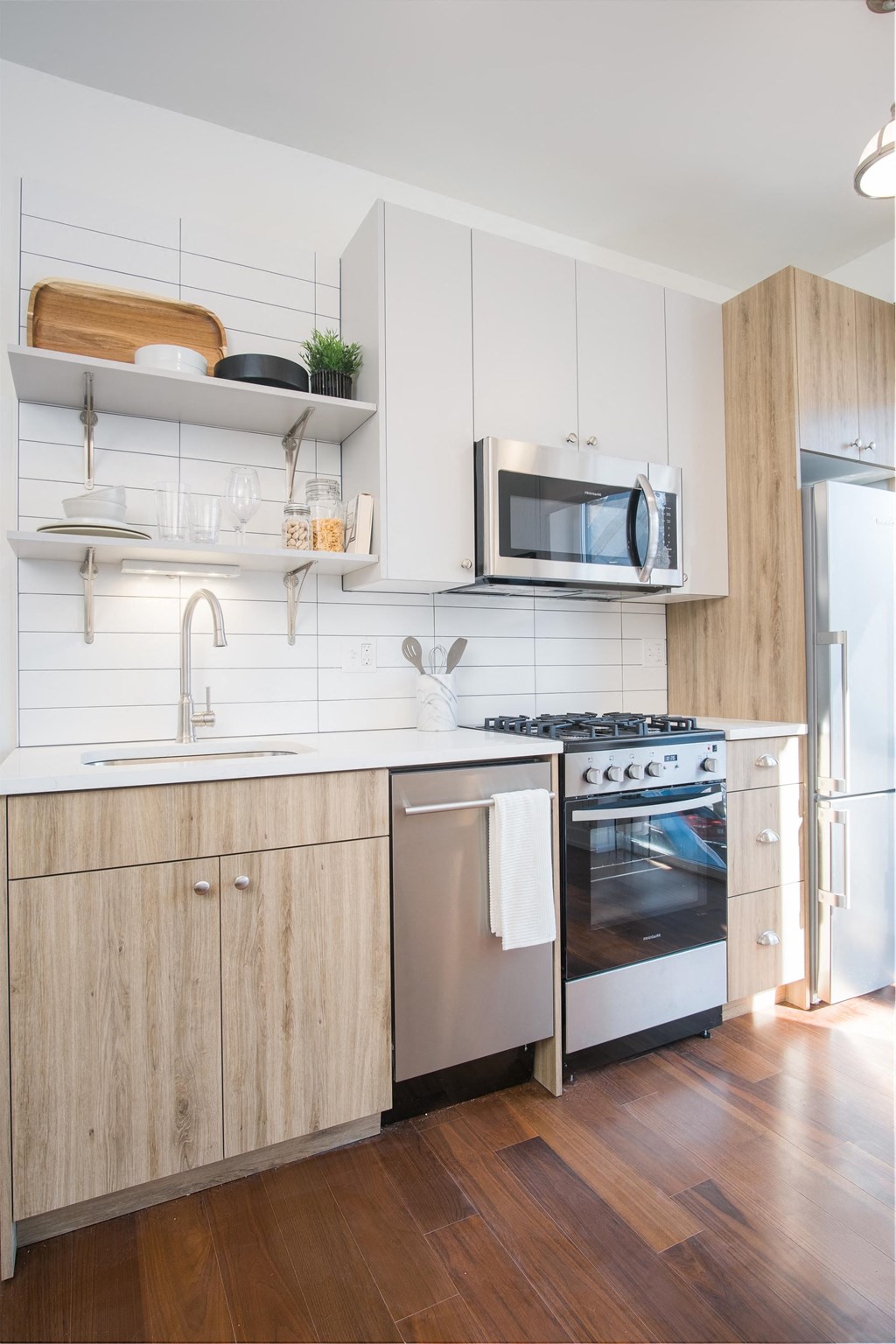 The Winnie Apartments in Uptown, Chicago at 4740 N Winthrop Ave