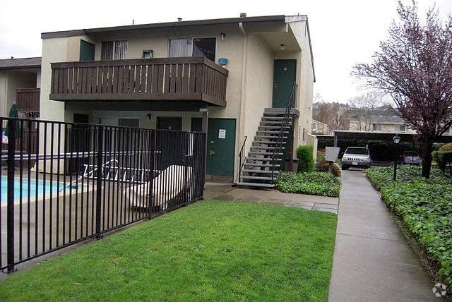 Alderwood Apartments
