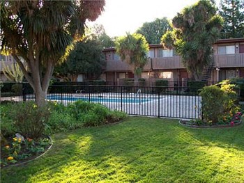 Courtyard - Photo Gallery 5