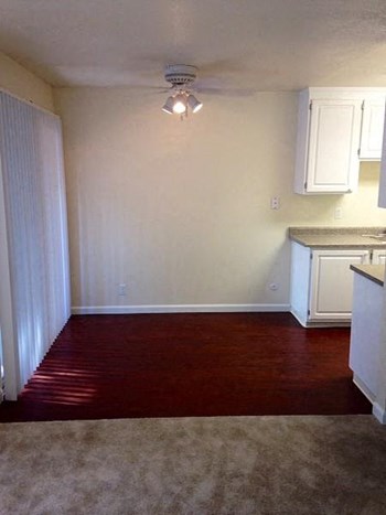 Dining Area - Photo Gallery 4