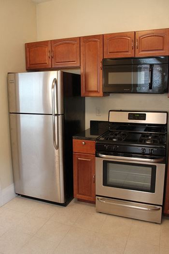 Stainless Steel Appliances *