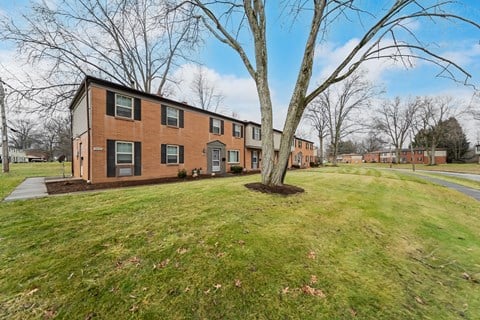 Green Lawn at River Run Apartments, Warren, Ohio