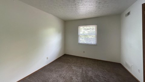 contemporary bedrooms at Woodland Pointe Apartments and Townhomes, Integrity Realty, Kent, Ohio