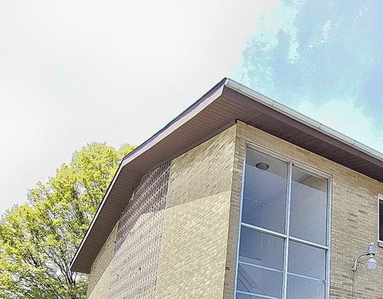 Building picture of the Christopher Apartments