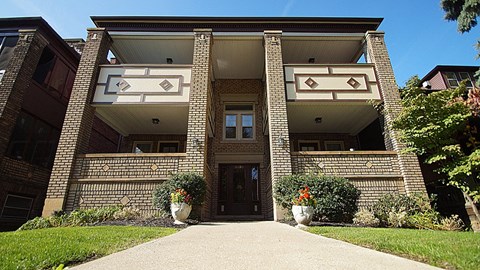 2250 Grandview 2 Beds Apartment for Rent