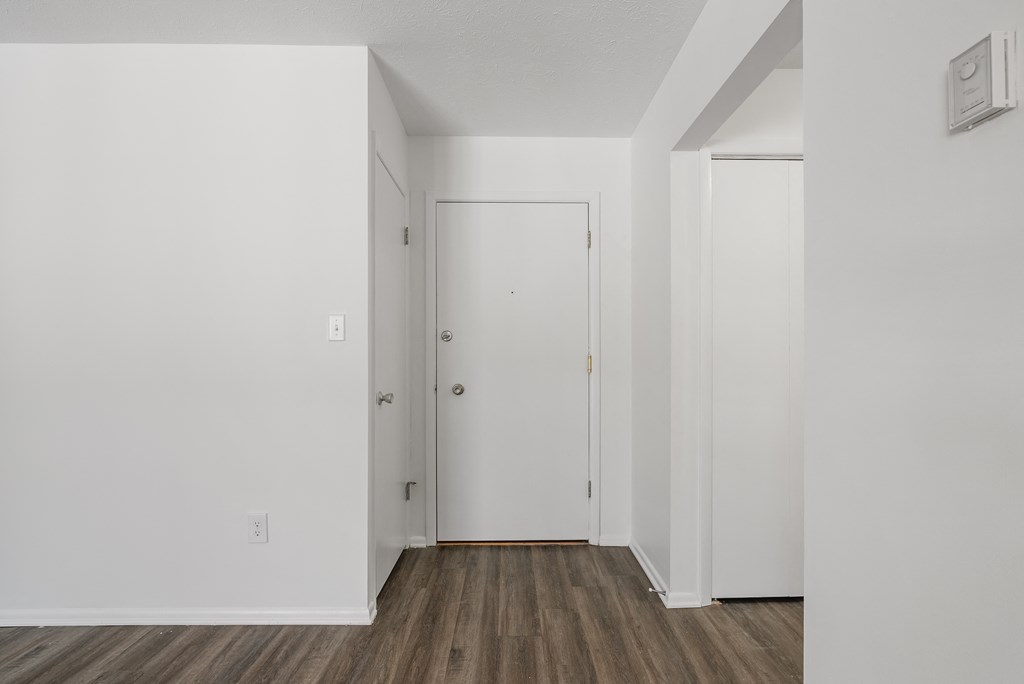 Wynwood open foyer and entrance.