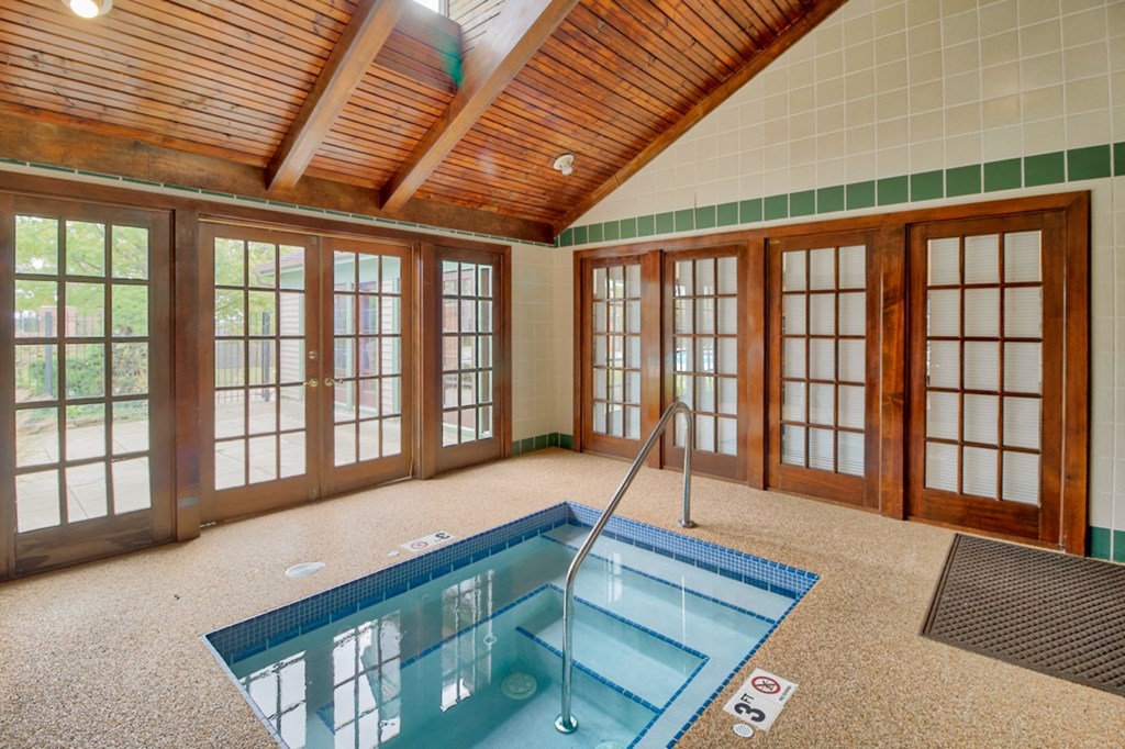 Indoor Spa at Hunt Club Apartments, Integrity Realty, Copley, OH, 44321