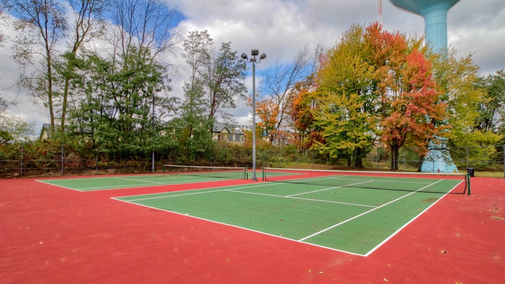Tennis Courts at Hunt Club Apartments, Integrity Realty, Copley, Ohio, 44321
