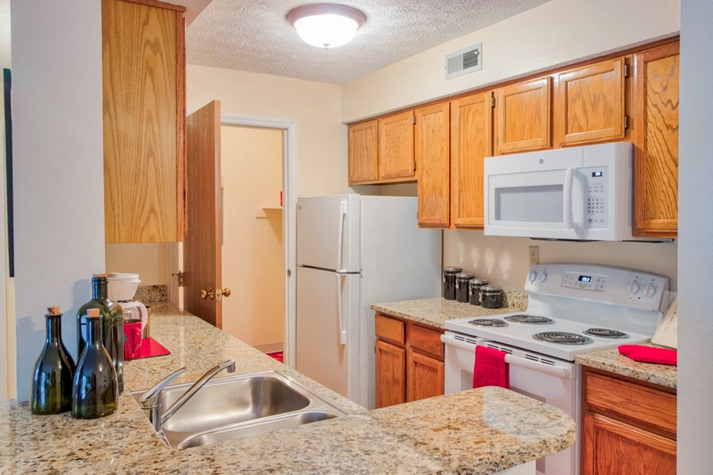 Updated kitchen Updated kitchen at Hunt Club Apartments, Integrity Realty, Copley, OH, 44321