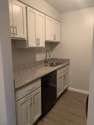 Fully Equipped Kitchen at Ryan Place Apartments, Integrity Realty, Kent, OH, 44240