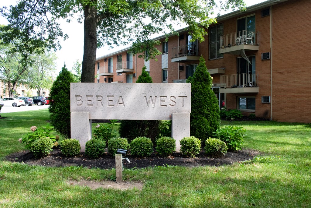 Berea West Sign at Integrity Berea, Berea, OH