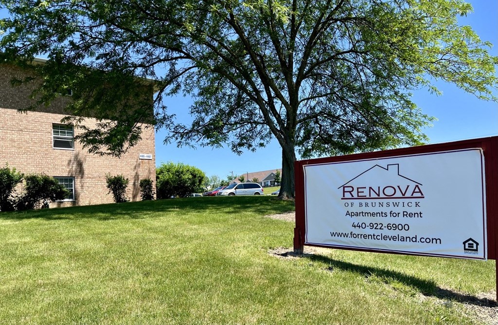 Property Signage at Renova of Brunswick, Brunswick, OH 44212 