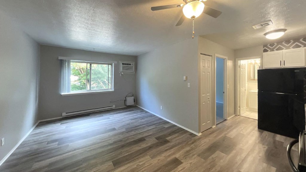 Renovated 1 Bedroom Living Room