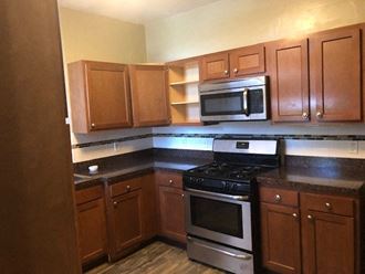 2825 Euclid Hts Blvd 2 Beds Apartment for Rent