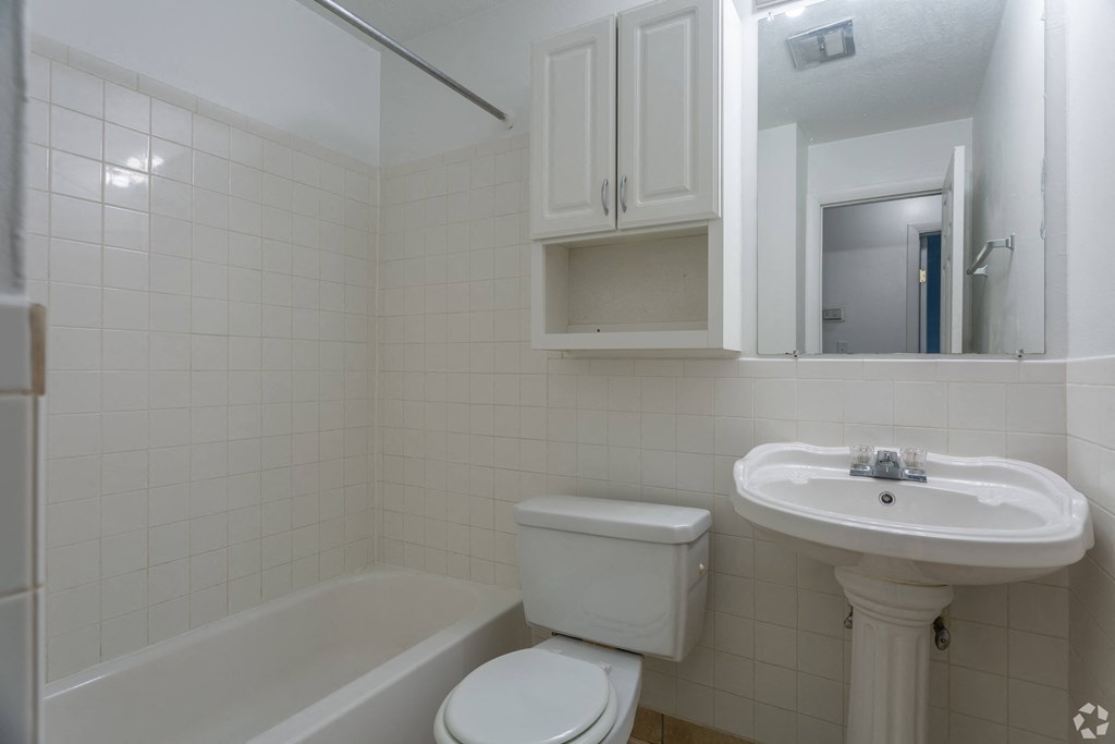 Luxurious Bathroom at Ryan Place Apartments, Integrity Realty, Kent, OH, 44240