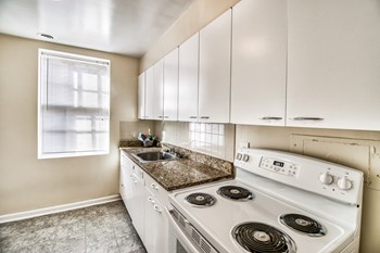 Kitchen Appliances at Shaker Collection  Apartments, Integrity Realty, Ohio, 44120 - Photo Gallery 21