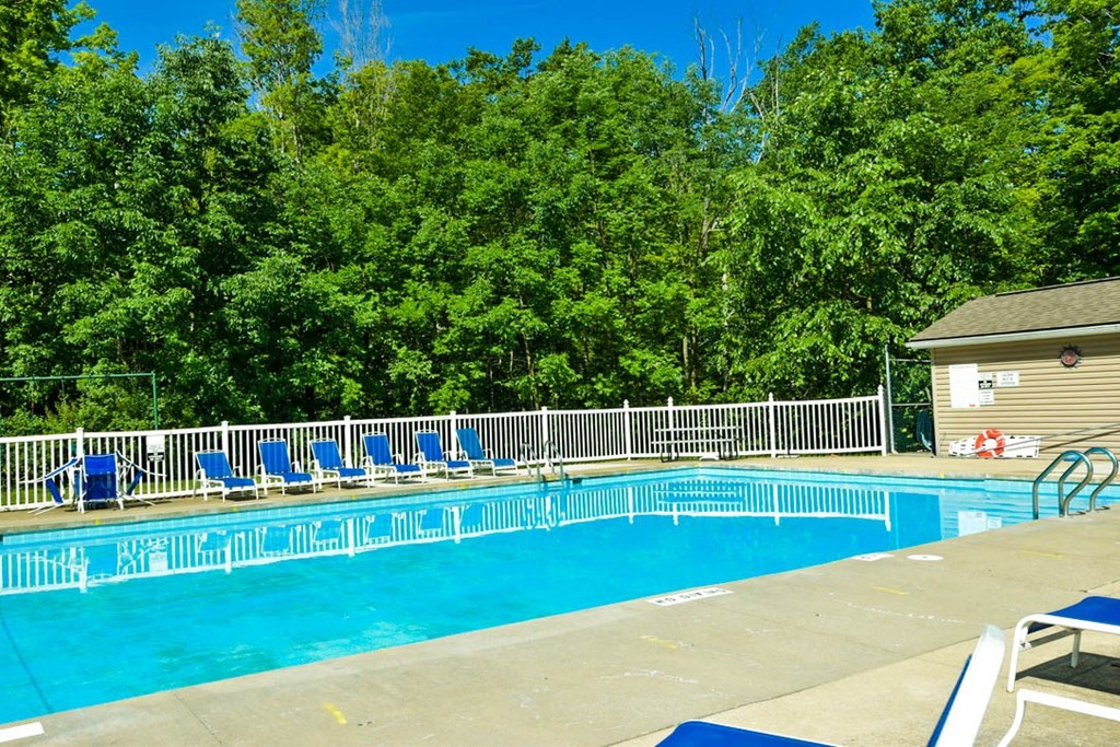 Swimming Pool at Huntington Hills Townhomes, Integrity Realty, Stow, OH