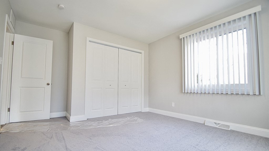 Window Coverings at Old Green Place  Apartments, Integrity Realty LLC, Beachwood, Ohio