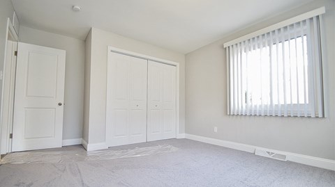 Window Coverings at Old Green Place  Apartments, Integrity Realty LLC, Beachwood, Ohio
