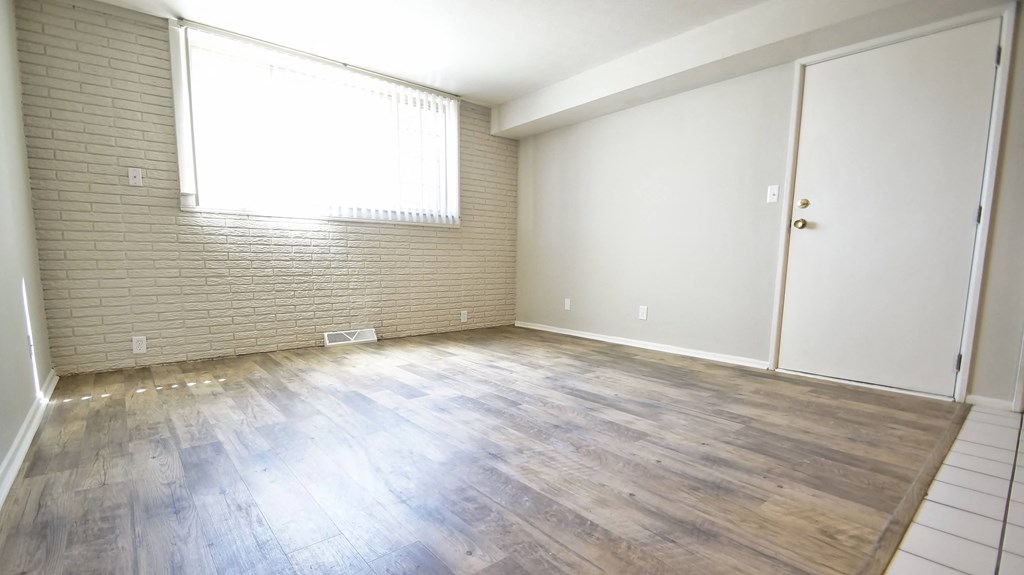 Wood Inspired Plank Flooring at River Run Apartments - RYDYL I LLC, Integrity Realty LLC, Warren
