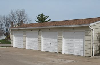 Garages Available at Huntington Hills Townhomes, Integrity Realty, Stow
