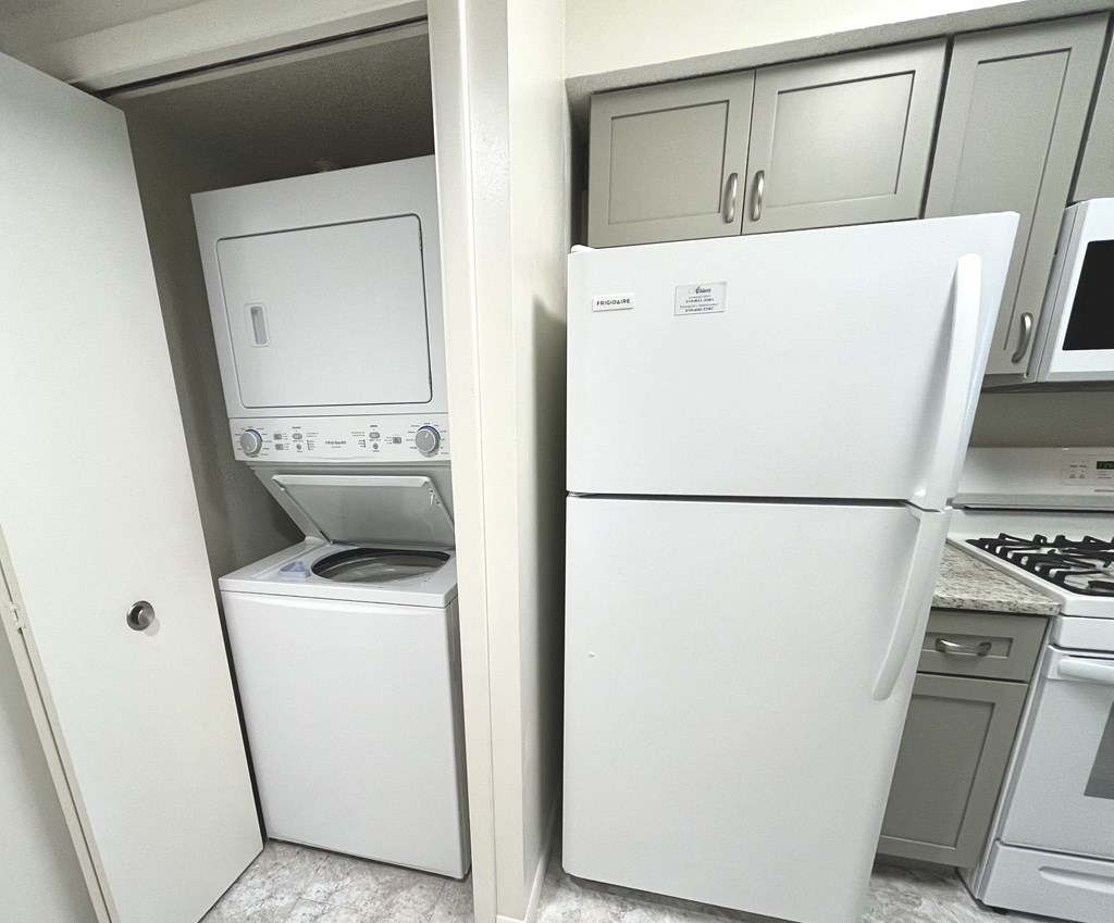 In-unit washer/dryer off of kitchen at Atrium in The Village, Beachwood, OH
