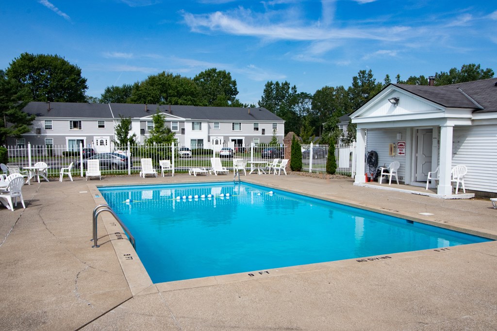 Olmsted Falls Village Pool at Integrity Berea Apartments, Ohio