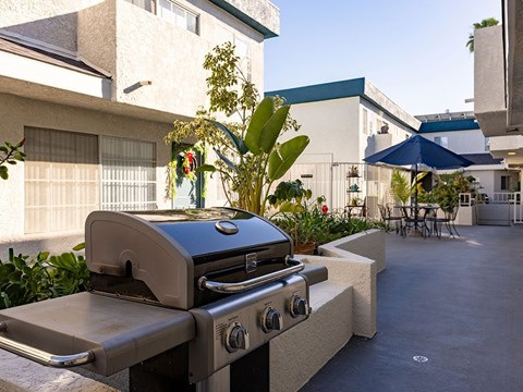 Barbeque area in Tilden Oaks courtyard.