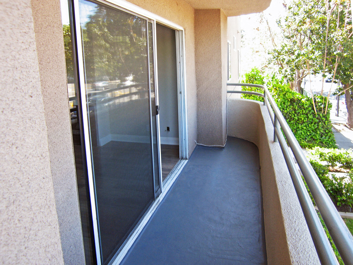 Private balcony overlooking Laurel Canyon Blvd.
