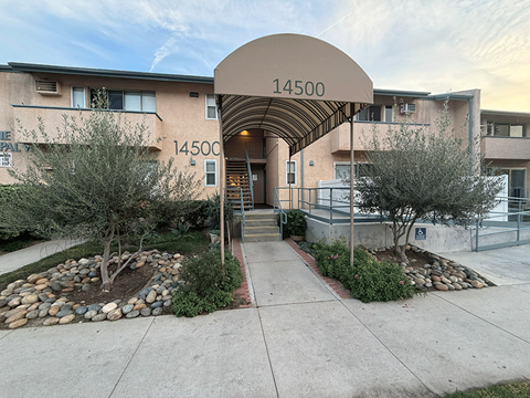 The leasing office at Olive View Gardens.