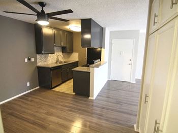 Ceiling fan in dining room