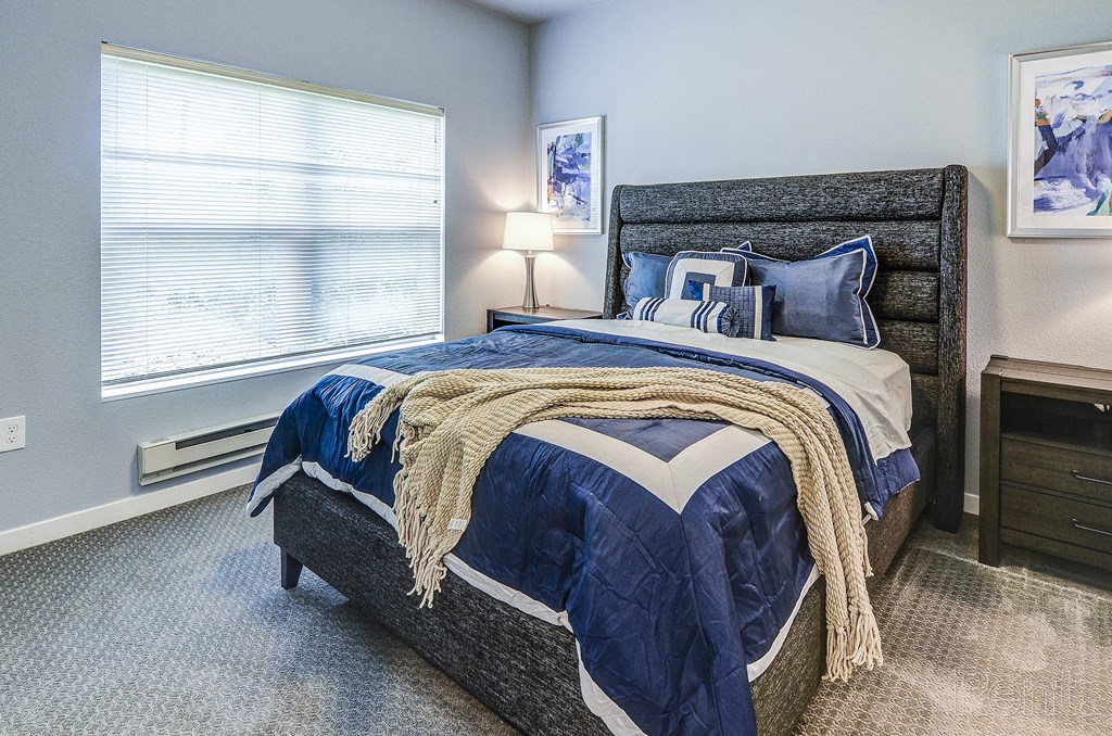 the preserve at ballantyne commons bedroom with bed and window