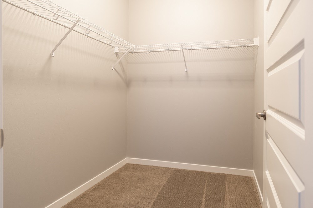 our spacious walk in closets in every apartment at the flats at west end apartments